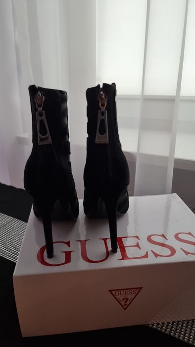 Sandałki Guess 36