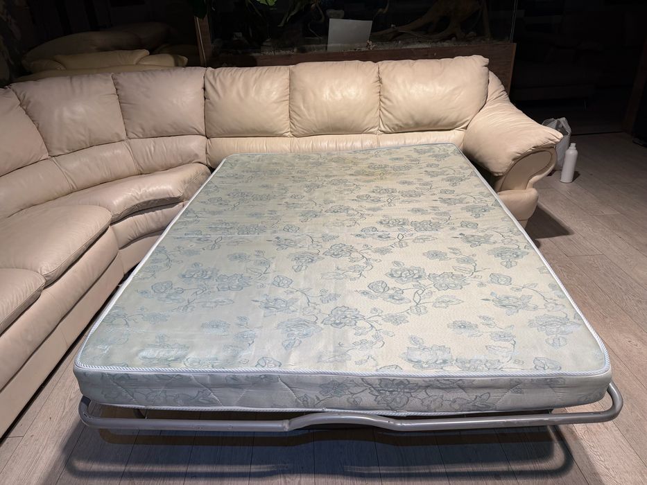 Шкіряний  диван Natuzzi (Італія)Кутовий великий.Стан ідеальний