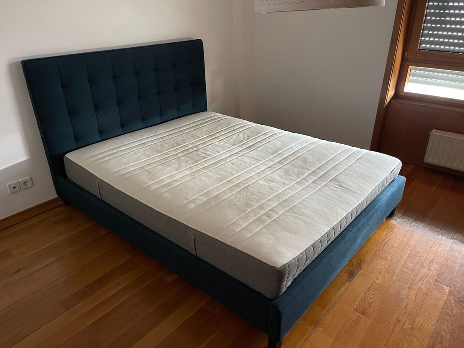 Cama azul ciano de casal