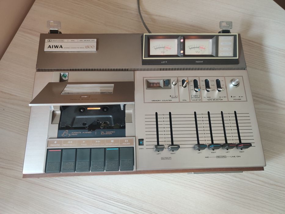 Aiwa 1800 Cassette deck