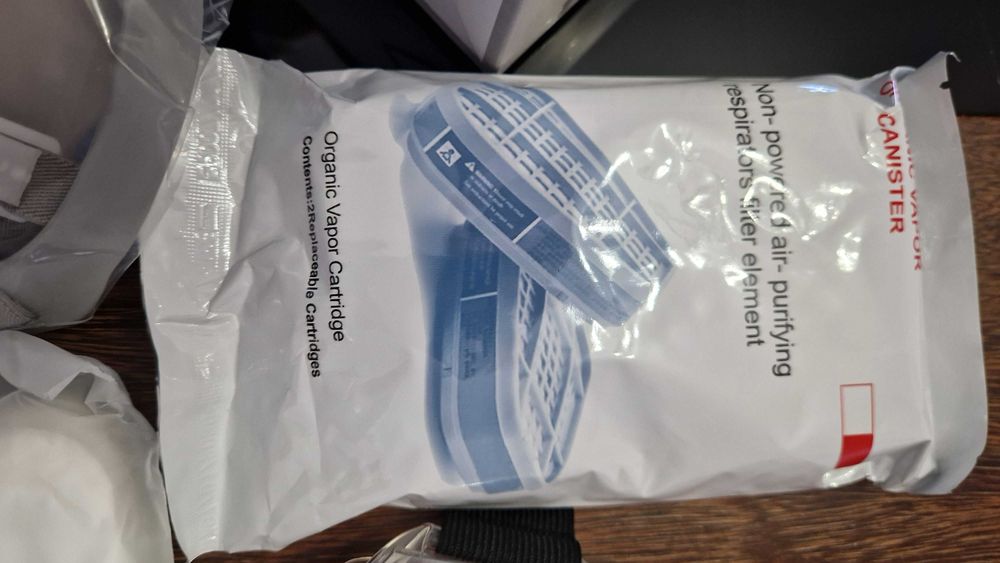 Máscara respiratória profissional com filtros