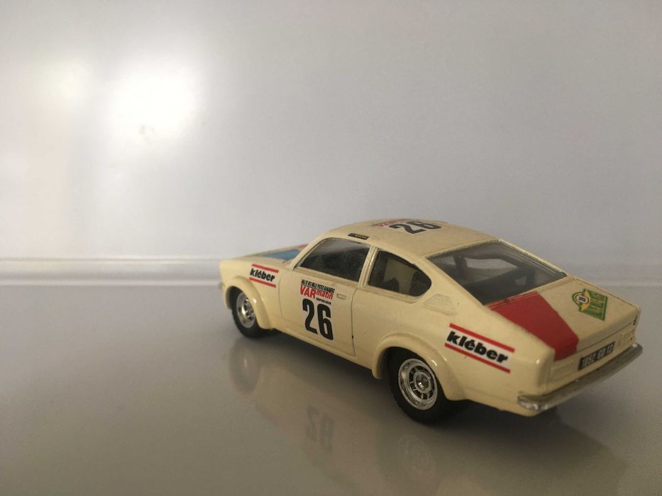 Opel Kadett Coupé GT/E 16V - Solido - esc.1/43 - como NOVO