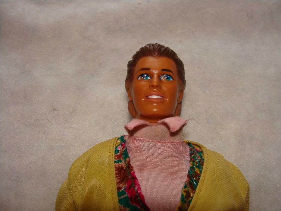 Boneco Ken Locket Surprise (Ref. 10964) de 1993