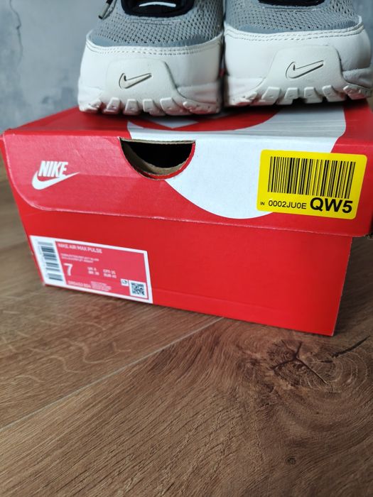 Nike Air Max Pulse 40 25 cm nowe z metka oryginalne z kartonem