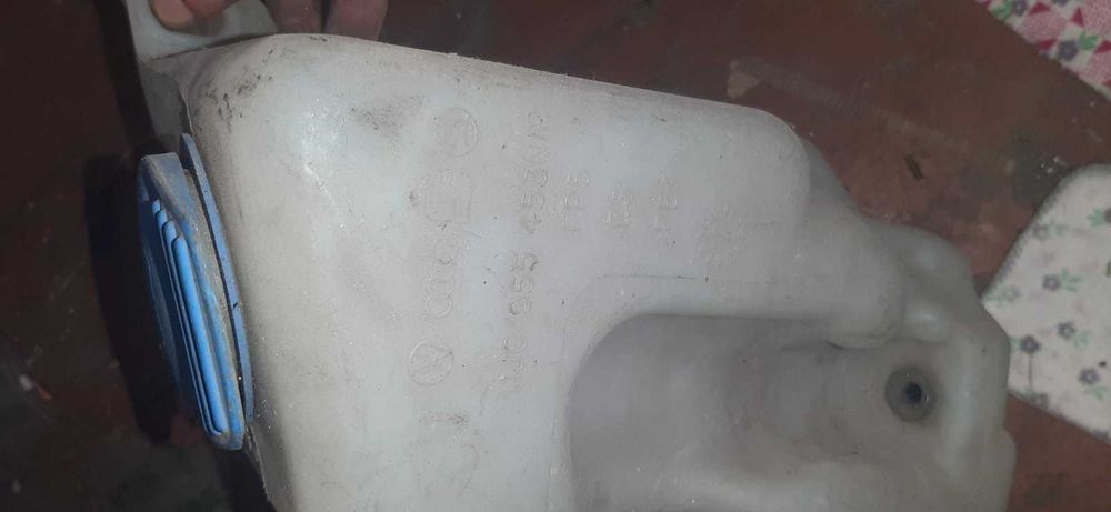 Продам Бачок стекло-омывателя