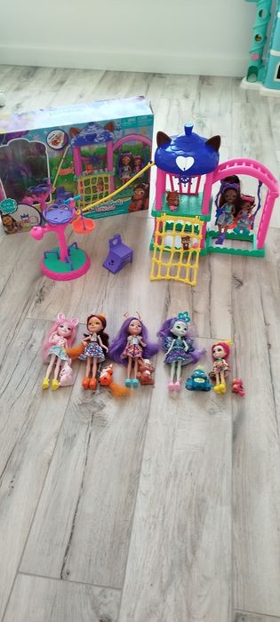 Zestaw Enchantimals plac zabaw +dodatkowe lalki i zwierzątka