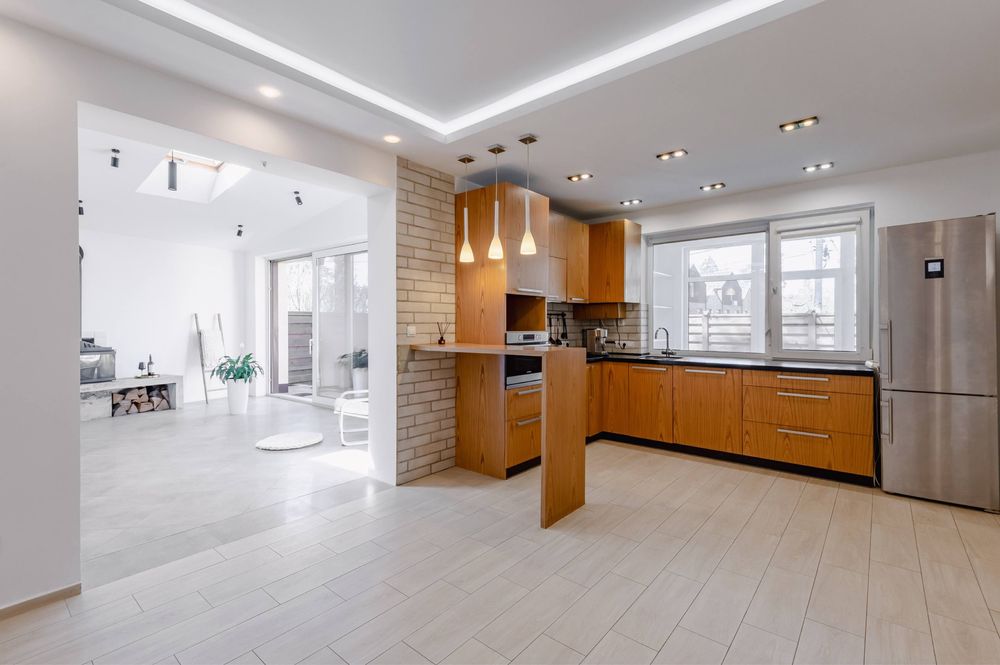 Квадрохаус 120 м² у Бучі, вул. Революції — $152 000. Індивідуальне газове опалення, тепла підлога, мансарда. Зроблено Якісний Ремонт.