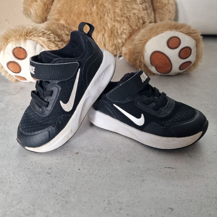 Czarne adidasy Nike 23,5 na rzep