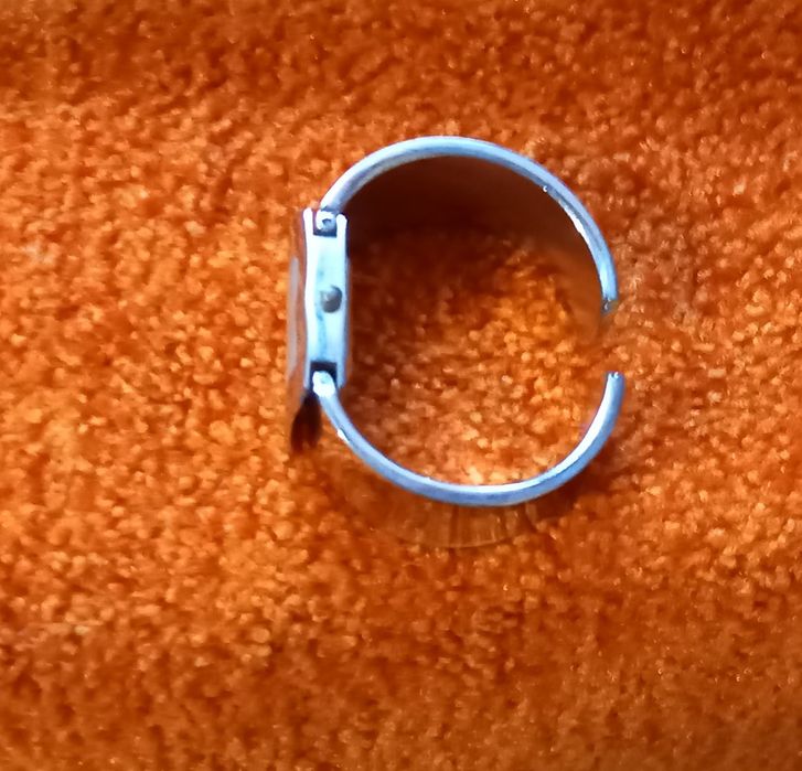 Кварцевые часы- браслет