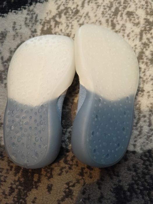 Kapcie, buty dziecięce