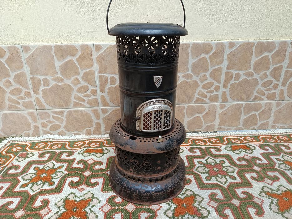 Aquecedor a petróleo antigo