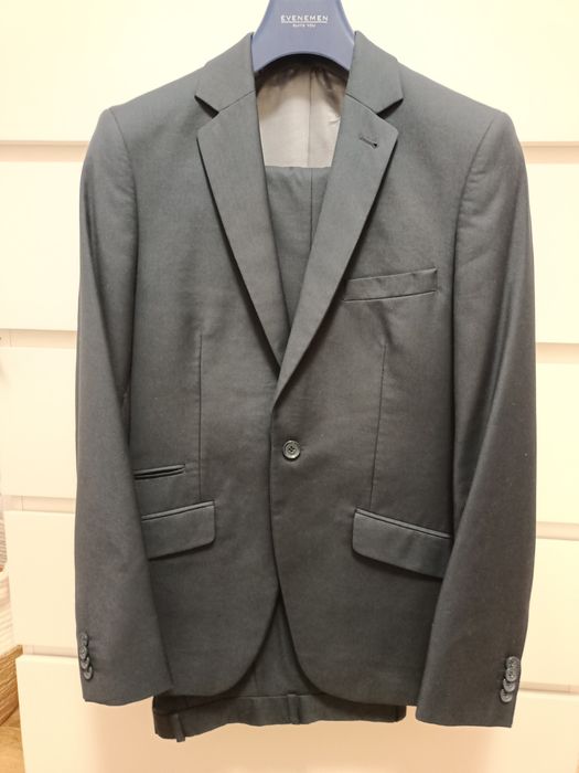 Garnitur granatowy 176/96/82 wełna Evenemen suits you