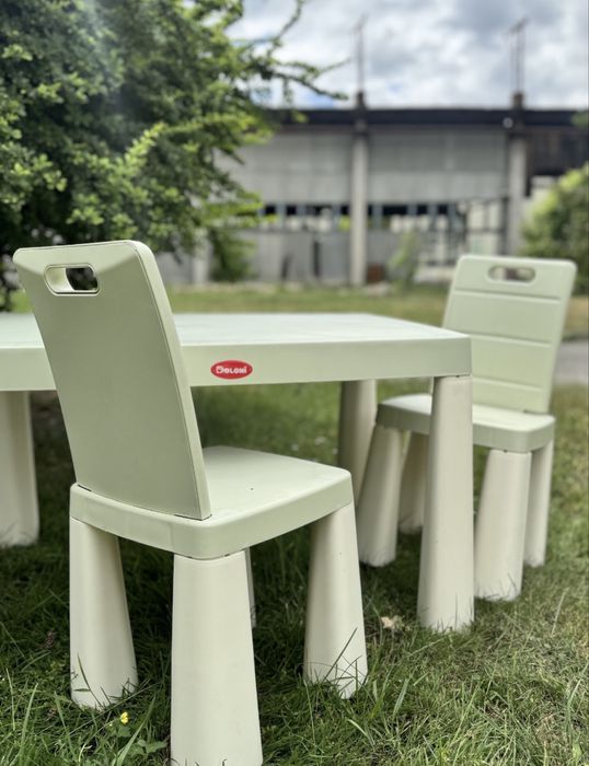 Столик пластиковий дитячий, столик Долоні з кріселком