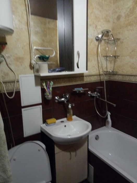 Сдаю   2к квартира с разд.комнатами  ,метро Дарница,м.Черниговская