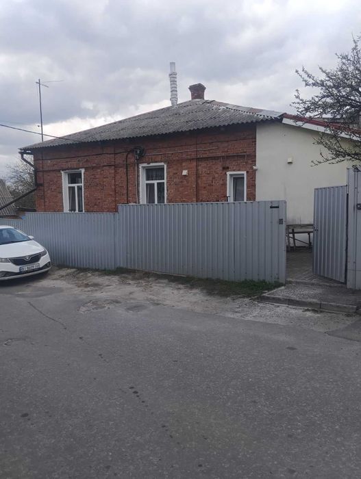 Продам часть дома, в Центре, ул Покровская р-не 5 школы.