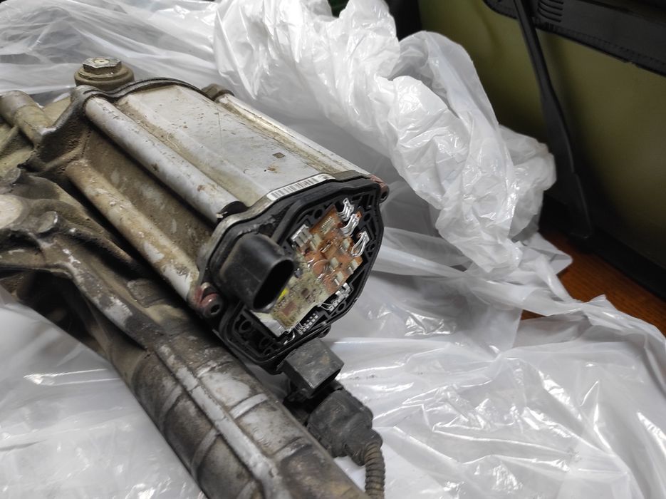 BMW F10 електрична рульова рейка — донор / під відновлення