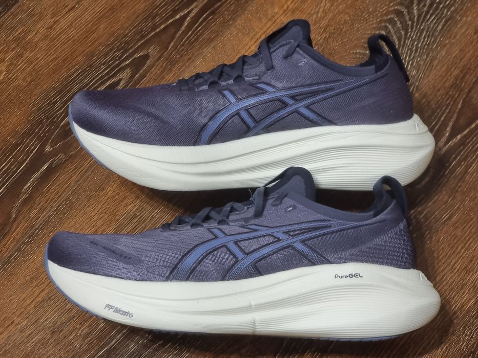 Оригінал 100% чоловічі кросівки Asics Nimbus 27  EURO 44.5