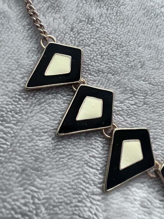 Naszyjnik czarno biały