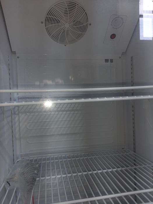 Frigorífico ou armario frigorifico porta em vidro