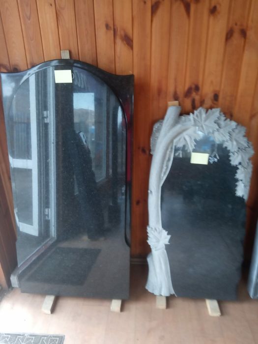 Пам'ятники, граніт, Полтава.