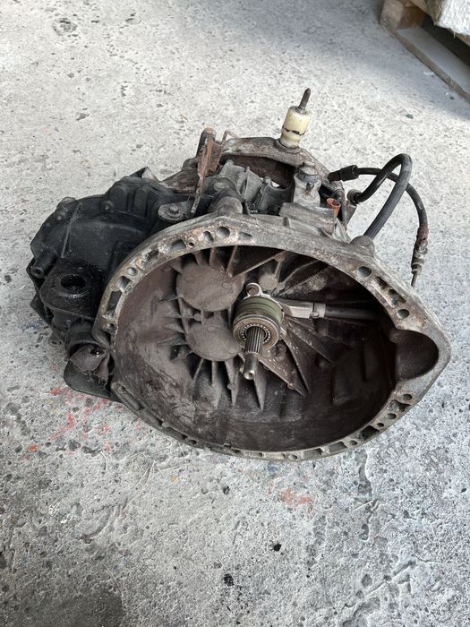 Skrzynia biegów Vivaro Trafic 2.0 dci PF6010