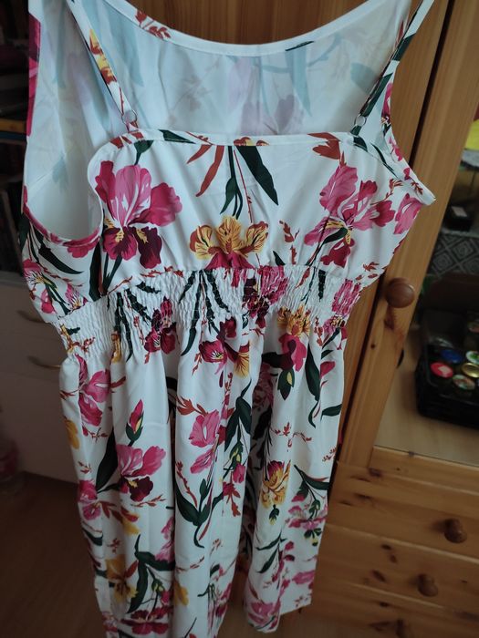 Sprzedam nową sukienkę firmy Shein