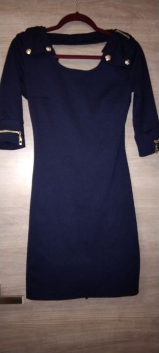 2 сукні розміру с-м