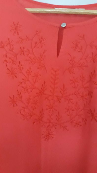 Bluzeczka w malinowym kolorze