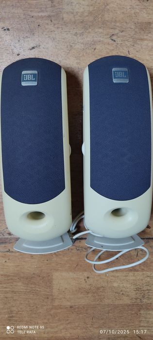 Colunas PC JBL brancas