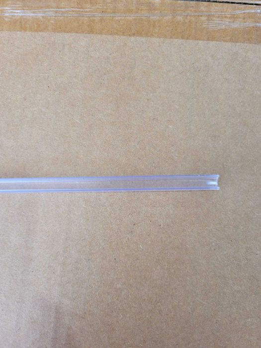 Perfis Plásticos Rígidos em PVC – Tiras de Acabamento 100mmx7mmx10mm