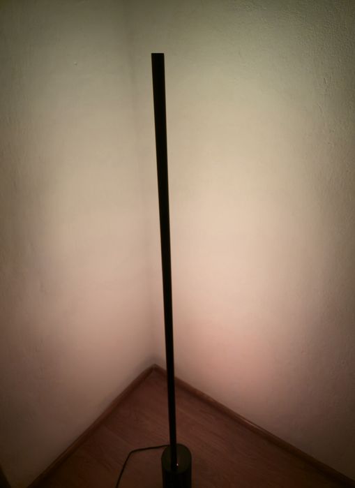 Lampa podłogowa Philips Hue Signe Floor Gradient Czarna