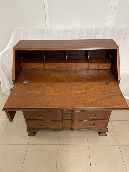 Pequena escrivaninha