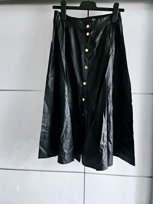 Spódnica zara z ekoskóry midi zapinana na guziki rozmiar 38 m