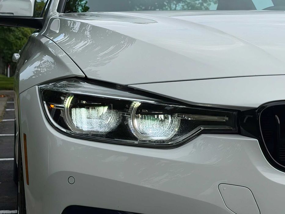 BMW 330i      2017