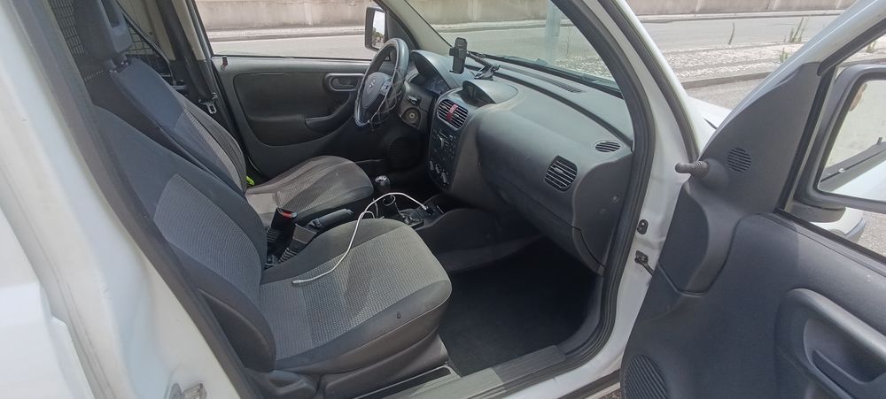 Opel Combo 1.3 2007 caixa Avariada