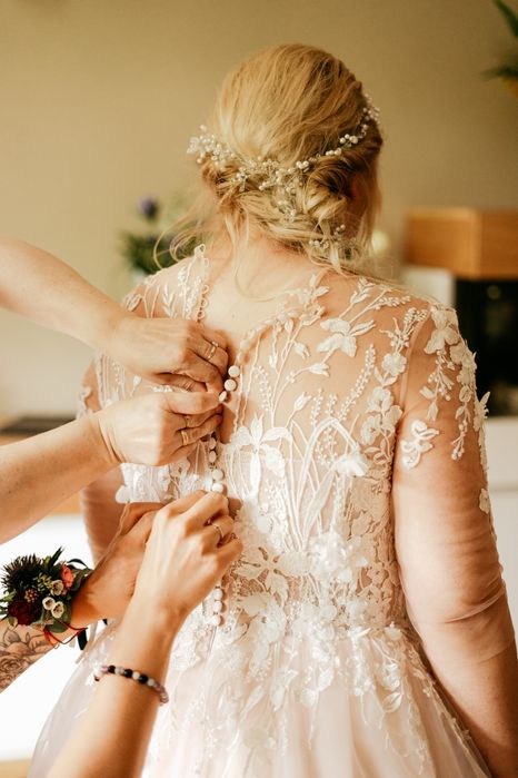 Suknia ślubna 42/44 - 158 cm wzrostu