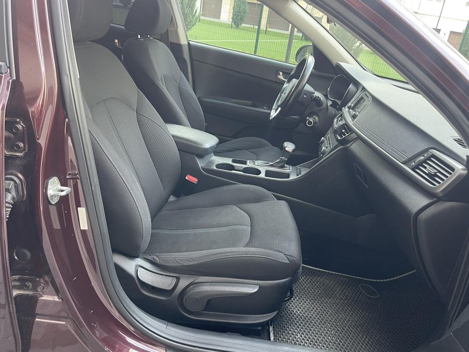 Продам автомобіль KIA optima