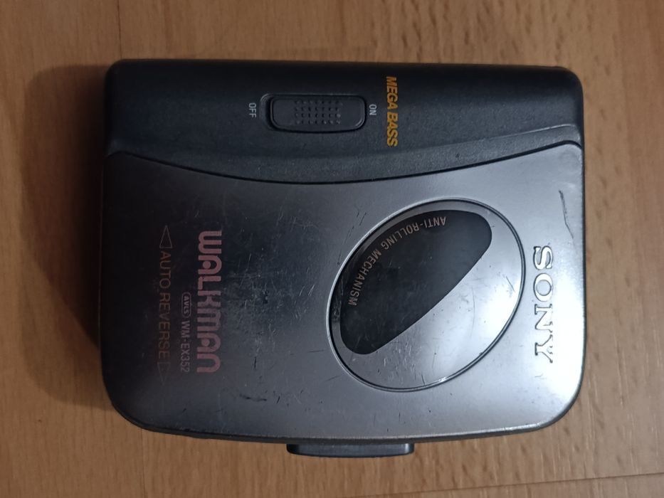zabytkowy odtwarzacz kasetowy Sony Walkman WM-EX352. 
Typ produktu: Pr