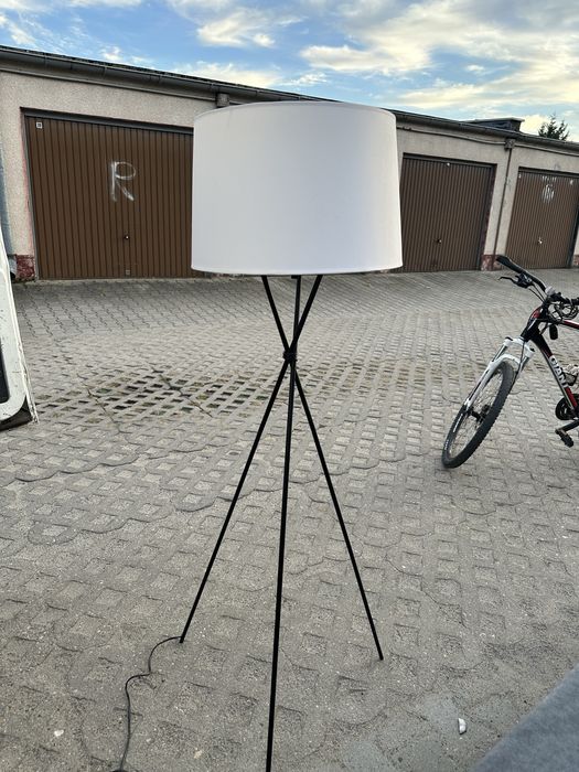 Lampa podłogiwa stojaca