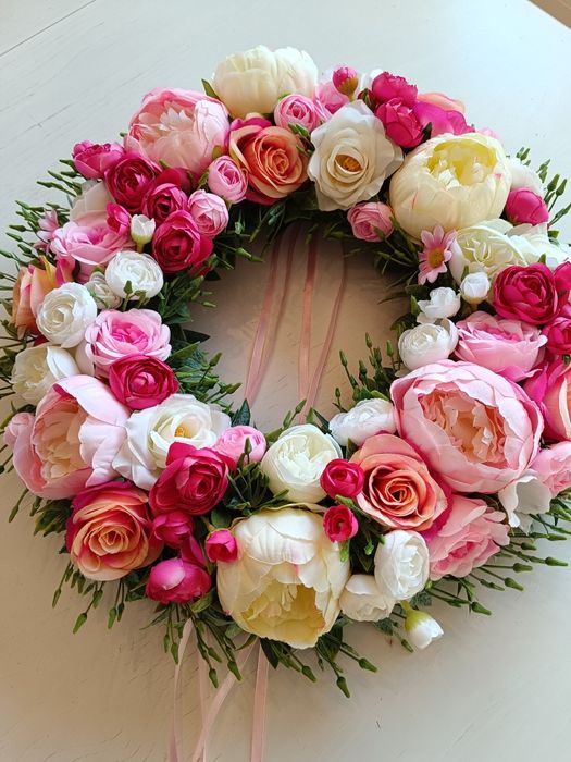 Wiosenny wianek na drzwi peonie, jaskry, róże, piwonie,sztuczne kwiaty