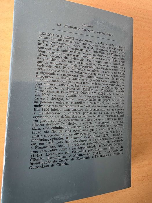 Livro "Quadro Económico"