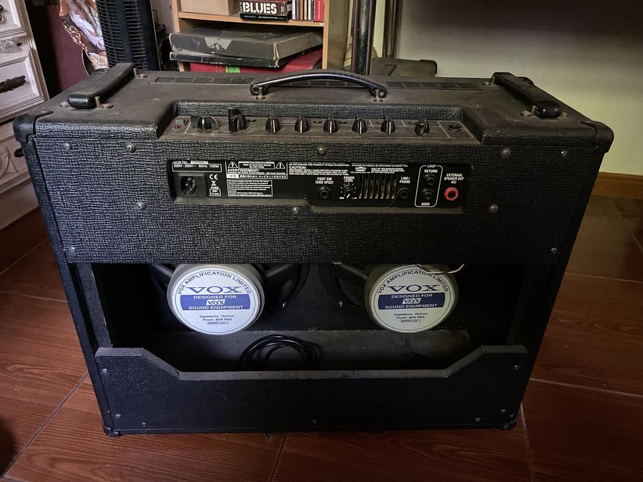 Amplificador de guitarra VOX ad100 vt xl 2x12