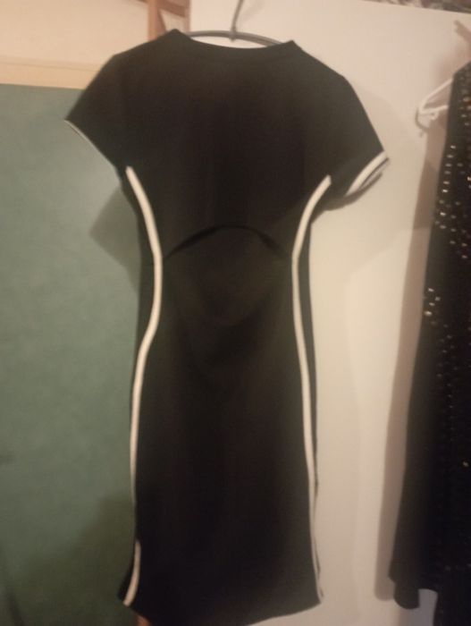 Vestido desportivo tipo Adidas