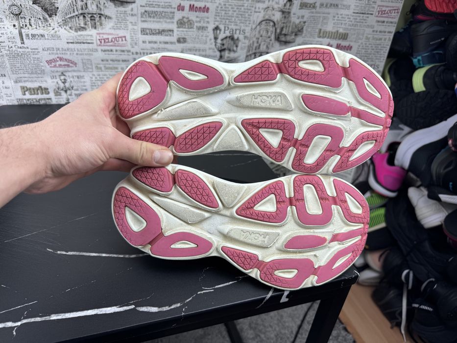 Оригінал Розмір 41 Кросівки Hoka One One Bondi 8 Взуття