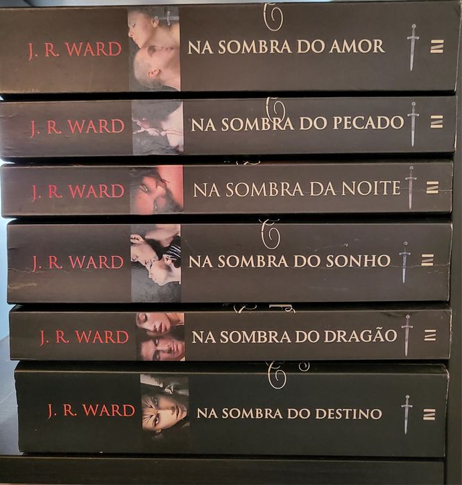 J.R. Ward vários títulos