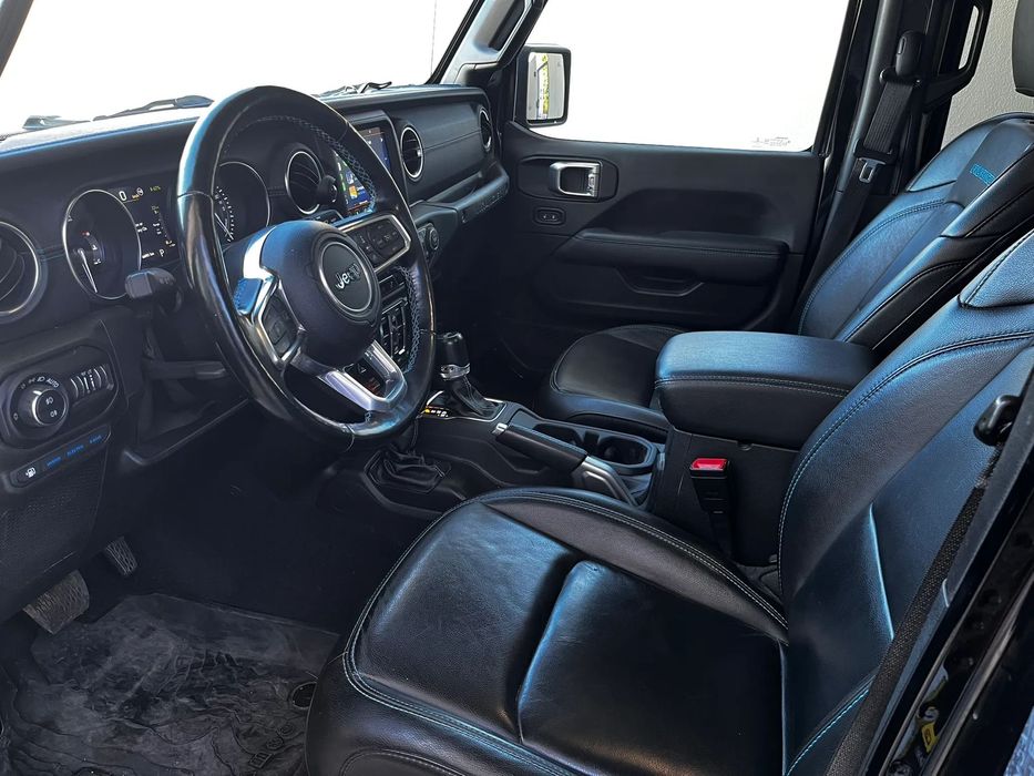 Jeep Wrangler528028244431360006