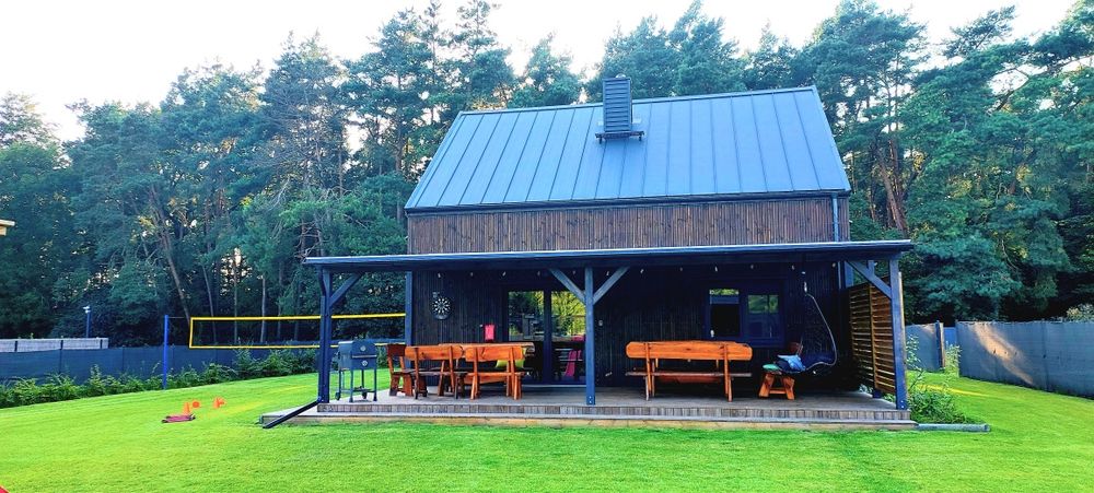 Dom letniskowy ,, Stodoła " w lesie nad jeziorem z jacuzzi 18 osobowy