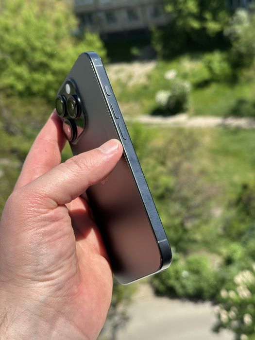 Продам IPhone 16 PRO 128 Neverlock