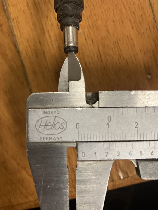 Carregador 20V 3.25A