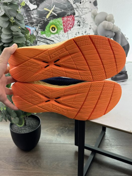 Кросівки Hoka Carbon X 3 45 розмір Е16444